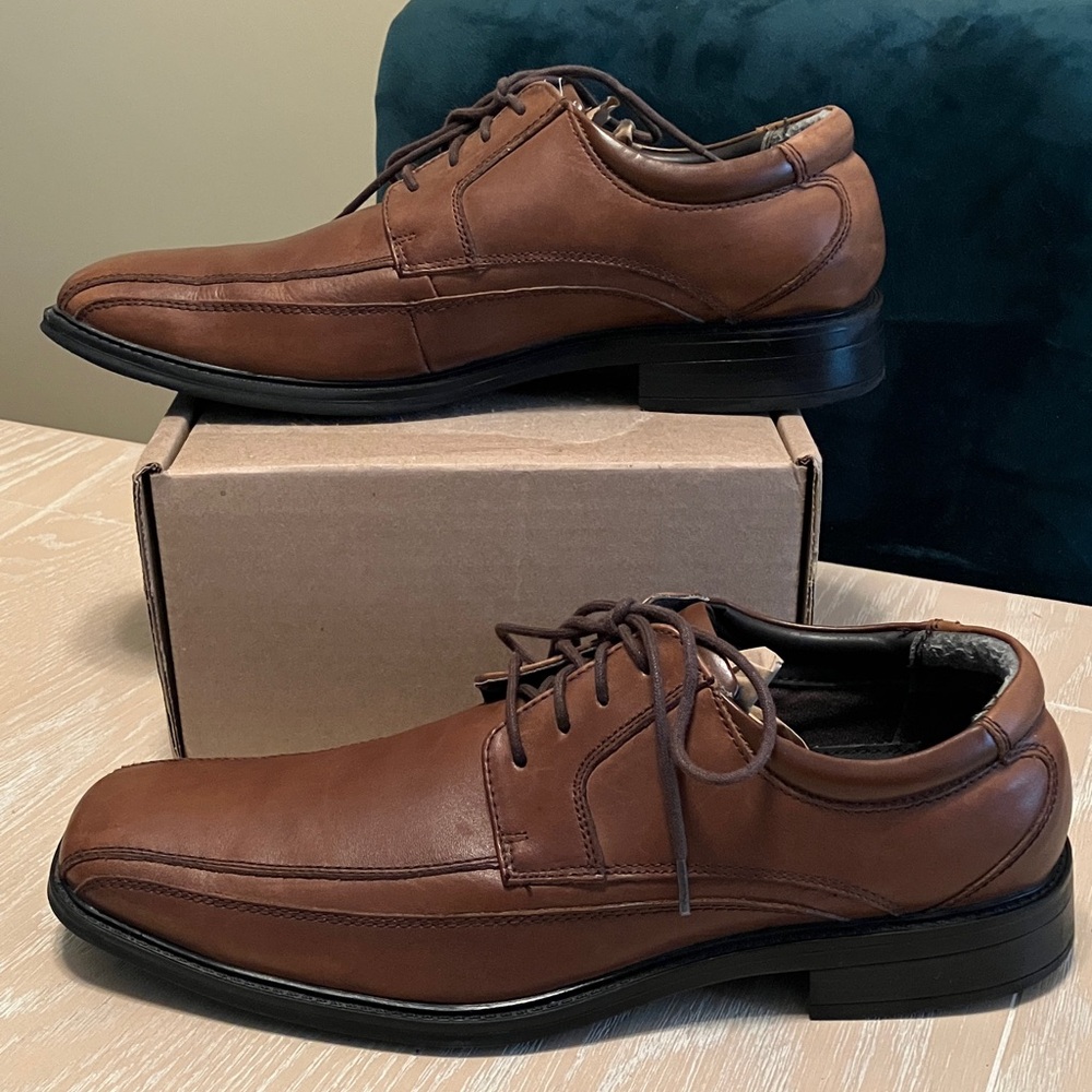 Dockers Men's Tan Leather Oxfords
